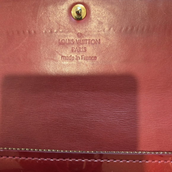 Sarah patent leather wallet Louis Vuitton With Complimentary Chain For Crossbody - Picture 11 of 15